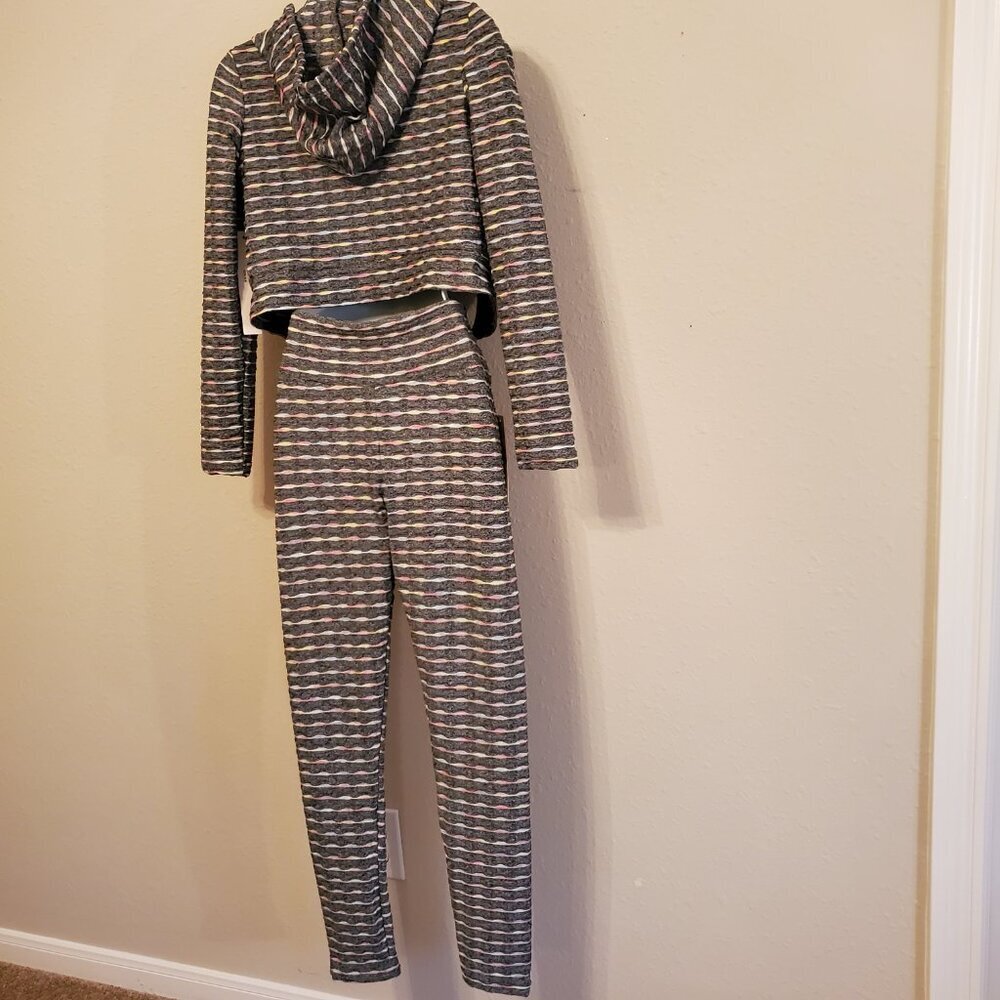 NWT New Fashion Two-Piece Honeycomb Active Bun Sculp Seam Leggings, Size S/M. - Picture 3 of 12